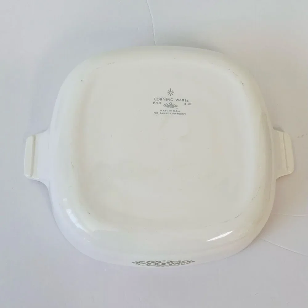 VTG Corning Ware Shell Oil Green Medallion Casserole Dish GUC